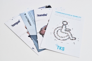 Produkt information om hjælpemidler. Hjælpmidler til handicappede. Hjælpemidler til kørestol, el-kørestolsbrugere og handicappede med ex. ALS, rygmarvsskade, muskelsvind, cerebral parese, parkinson, tremor, .... Produkt information